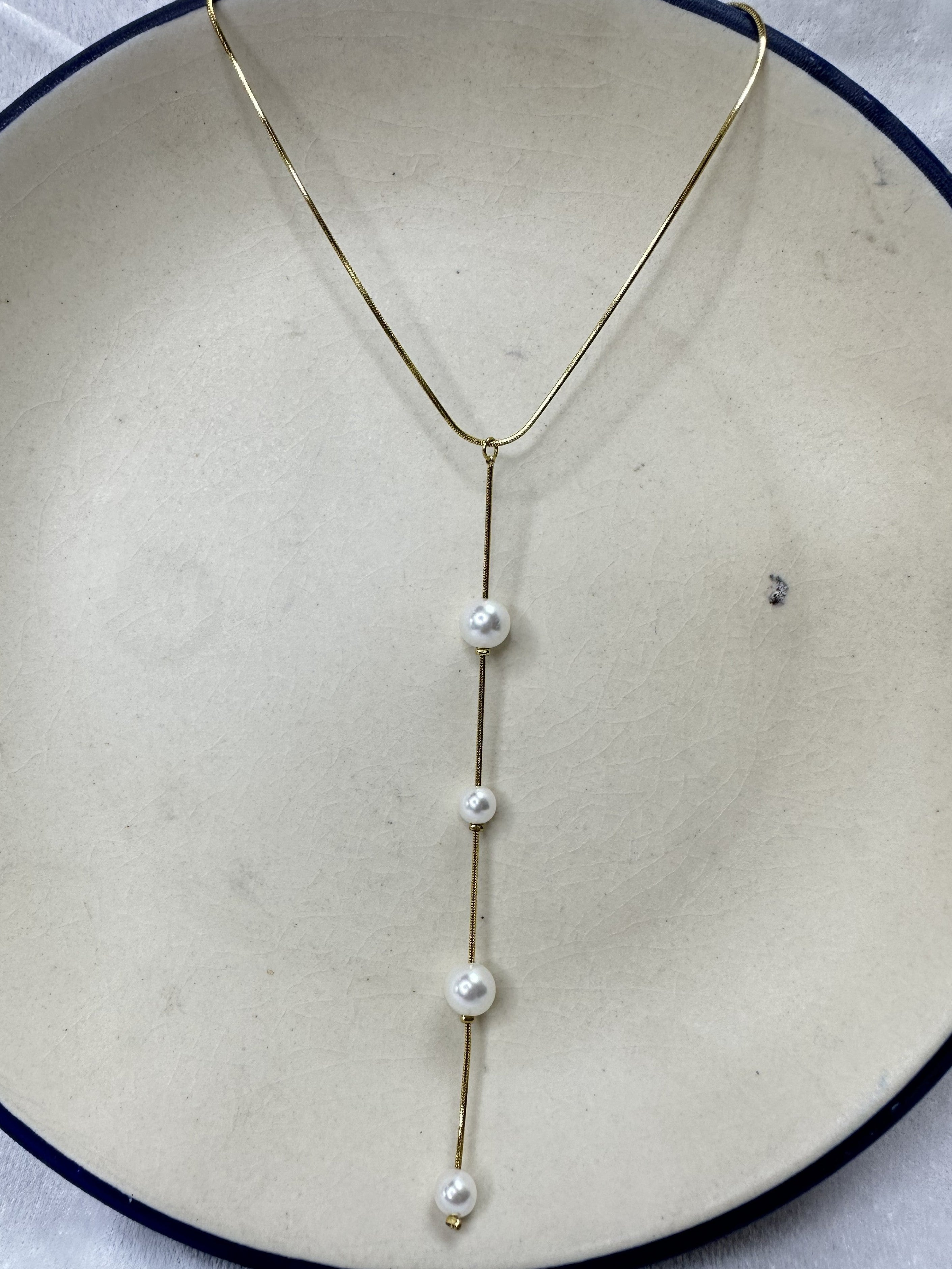 Linear Pearl Necklace